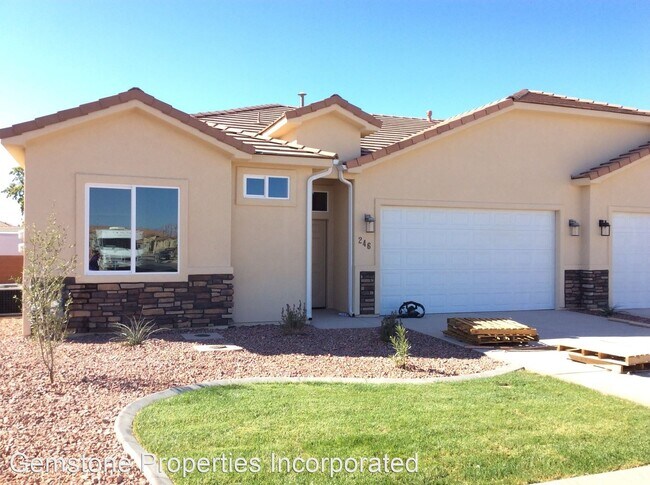 Foto del edificio - 3 br, 2 bath House - 246 North 2585 West