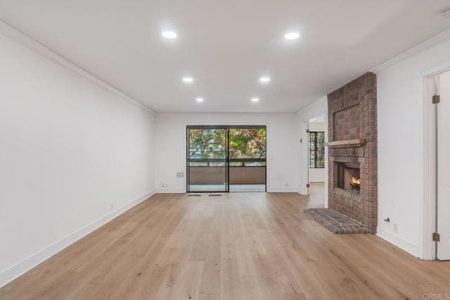 Building Photo - 8880 Villa La Jolla Dr