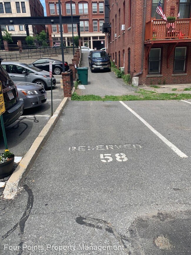 Building Photo - 2 br, 2 bath House - 70 Washington st  Uni...