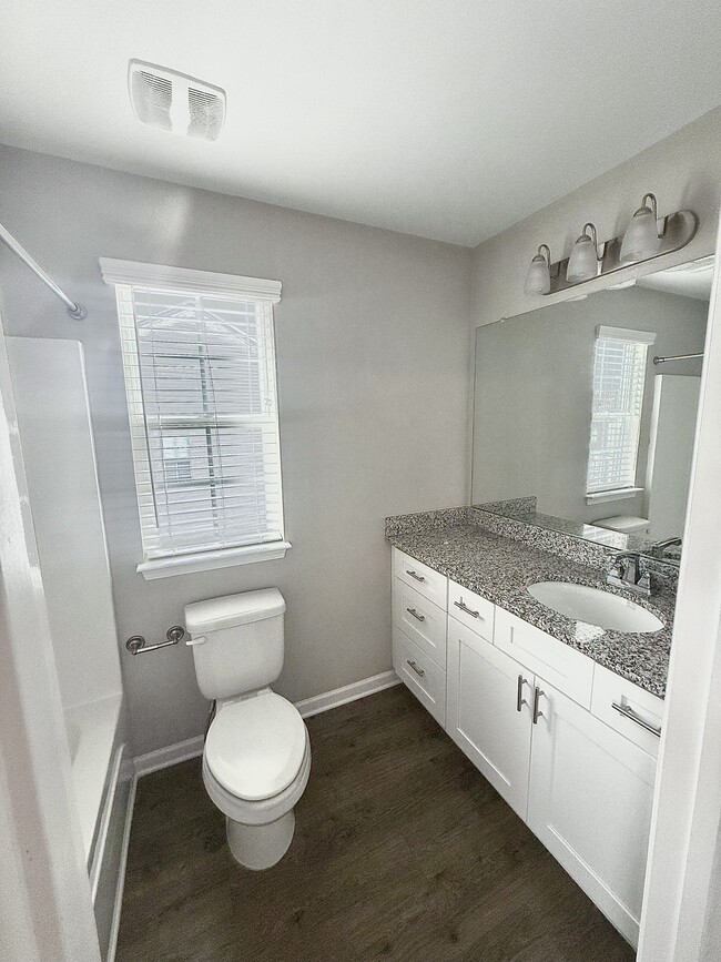Building Photo - 338 Kristen Ct
