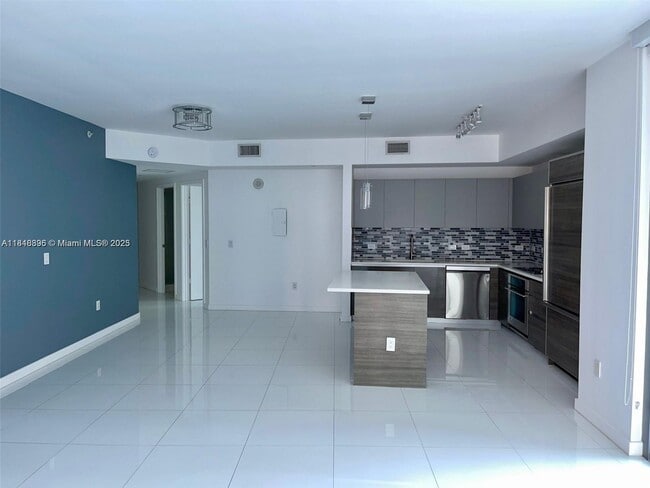 Building Photo - 1100 S Miami Ave