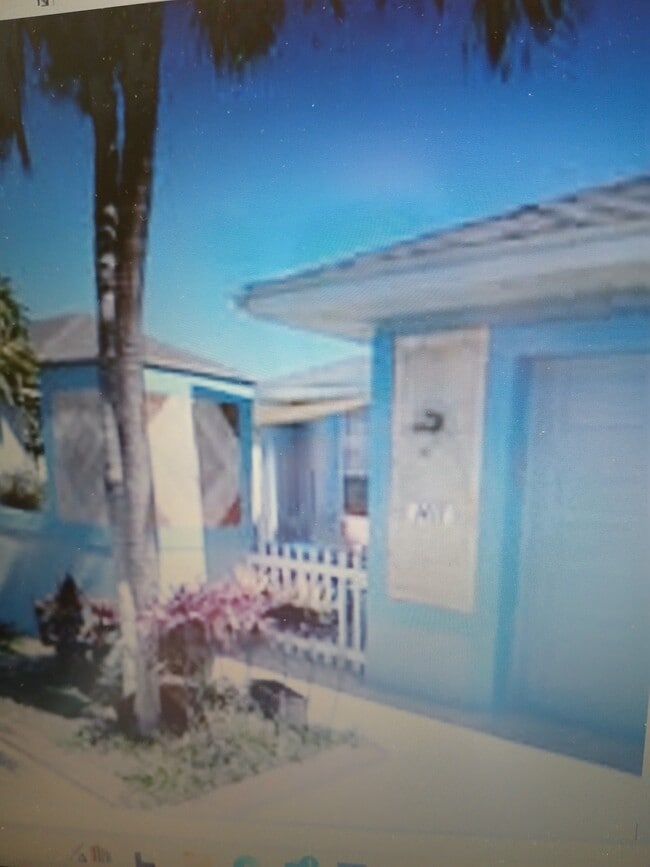 Entrada frontal - 1411 Gleason Pky