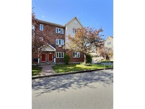 Building Photo - 449 Bd Wilfrid-Lavigne