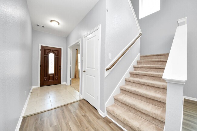 Building Photo - 4919 Fairwater Ct