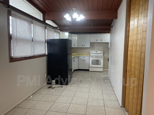 Foto del edificio - 2222 SW College Ave