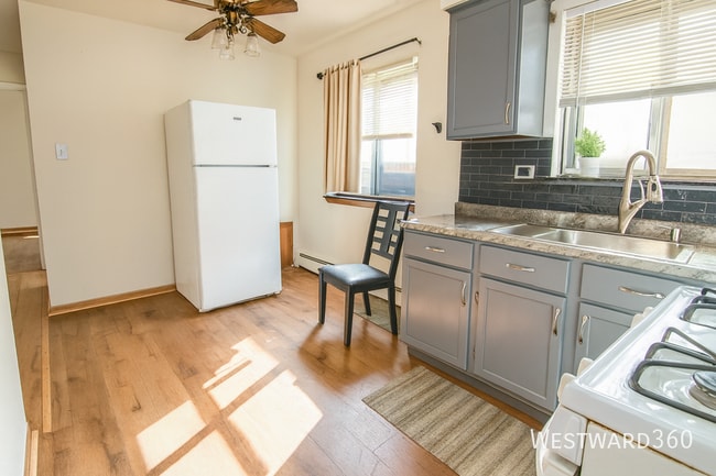 Building Photo - 8745 S Cottage Grove Ave