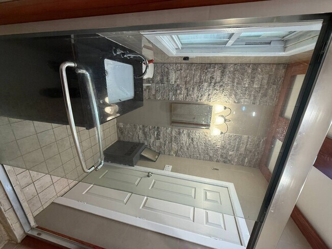 Foto del edificio - 1722 Hunt Ave