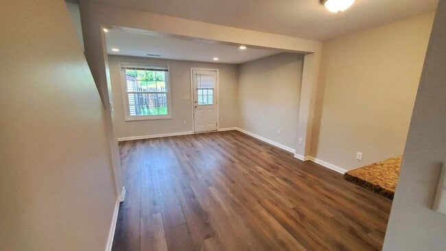 Building Photo - 5803 Drawbridge Ct