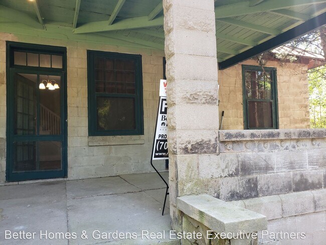 Building Photo - 2 br, 1 bath House - 2278 WHITE RD