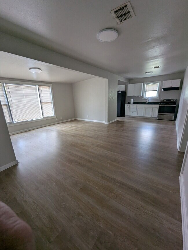 Building Photo - 2 BEDROOM BUNGALOW IN DIGNOWITY