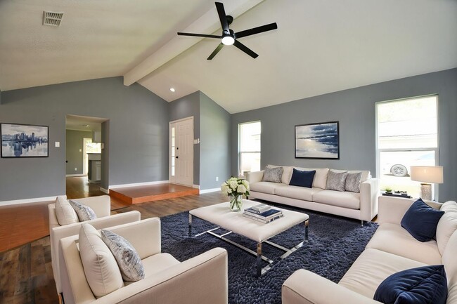 Building Photo - 17022 Quail Park Dr