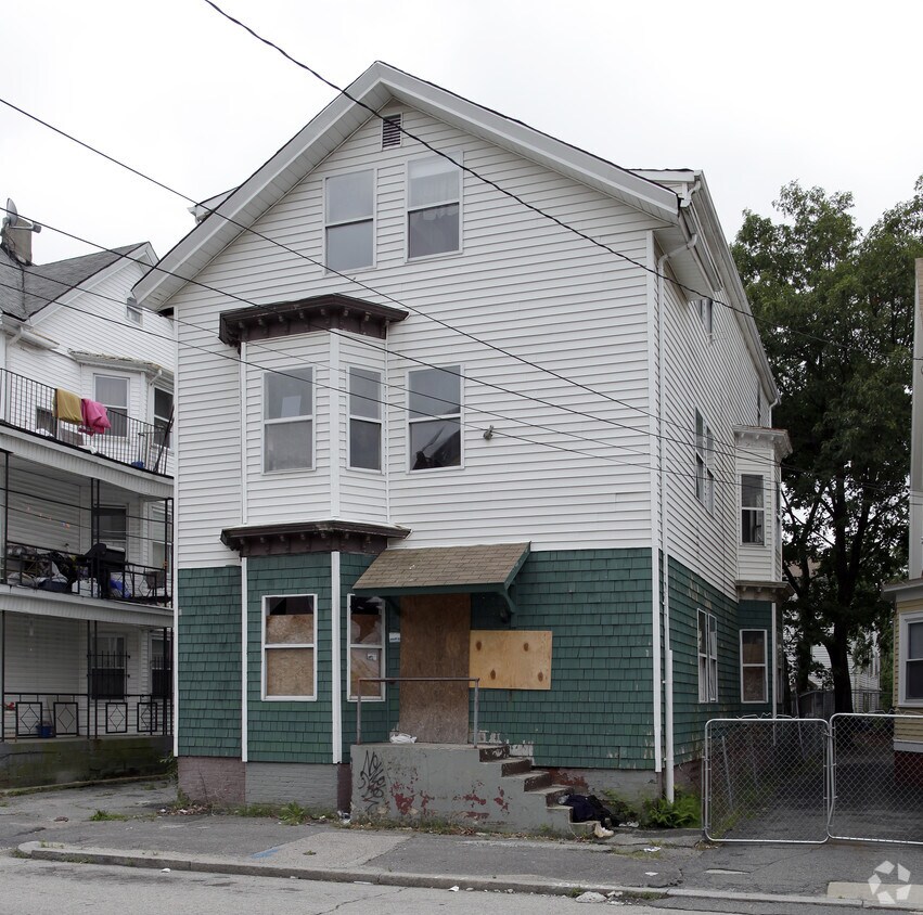 Foto del edificio - 114 Waverly St