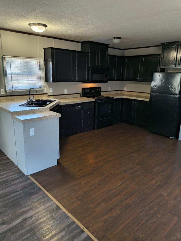 Building Photo - 55 Locust St