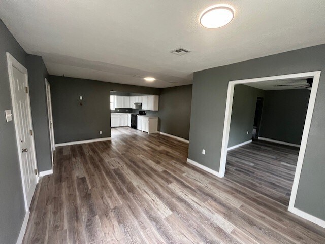 Foto del edificio - 4306 Christie St
