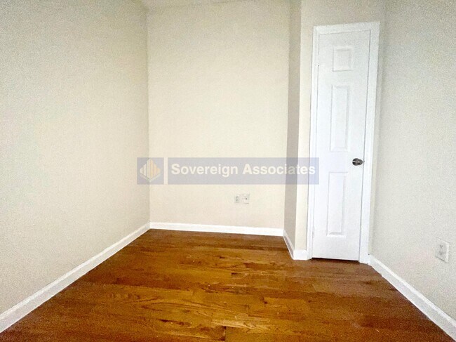 Foto del edificio - 342 Manhattan Avenue