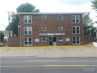 Primary Photo - 4008 Bayless Ave