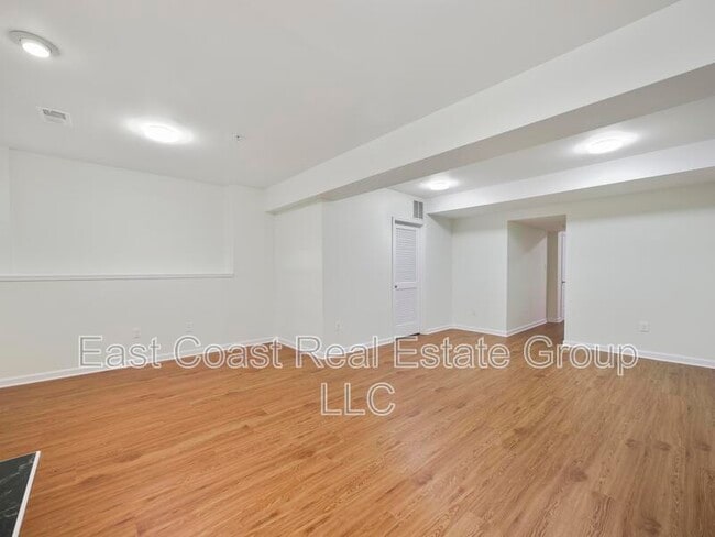 Building Photo - 6100 Newport Terrace