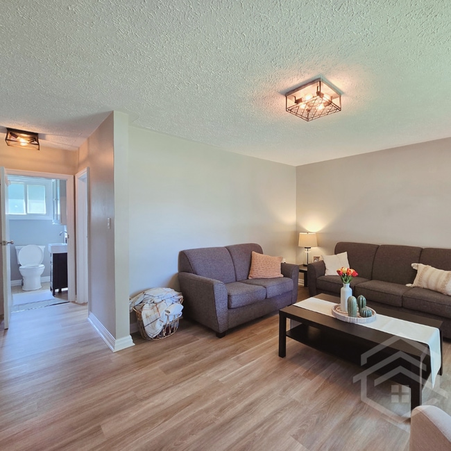 Building Photo - Charming 2+1 Bedroom in Norwich !!