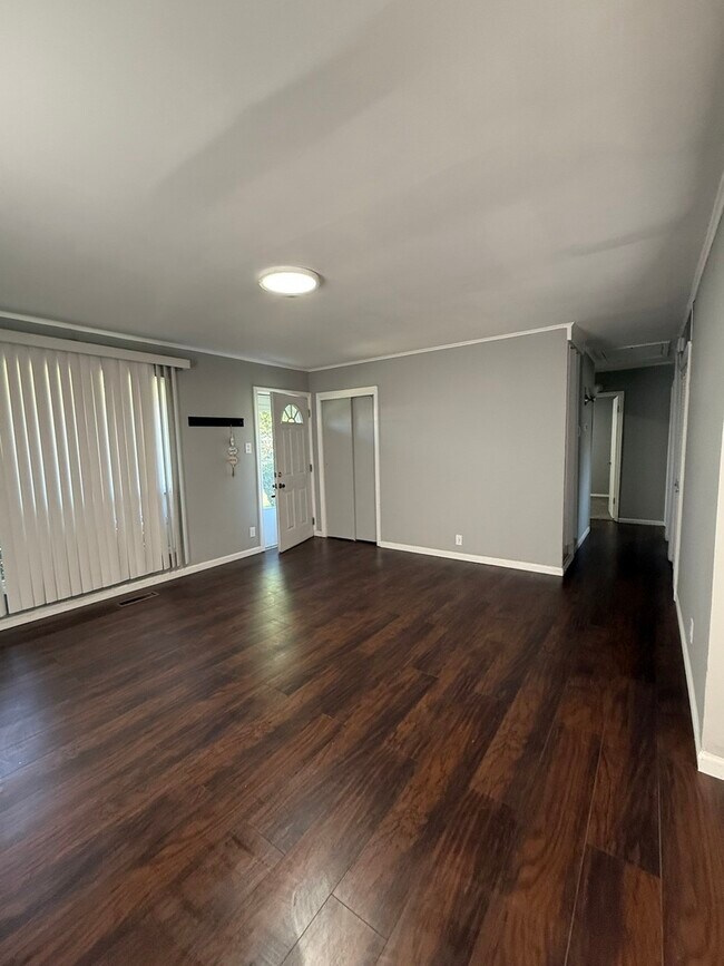 Foto del edificio - 16939 Jodave Ave