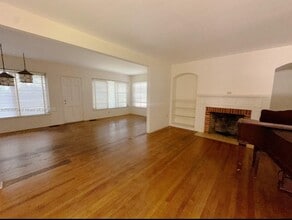Building Photo - 747 Palermo Ave