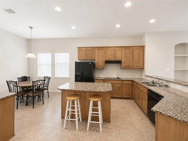 Foto del edificio - 5724 Silverton Ave
