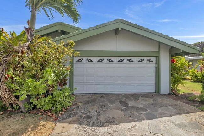 Building Photo - 7777 Kalohelani Pl