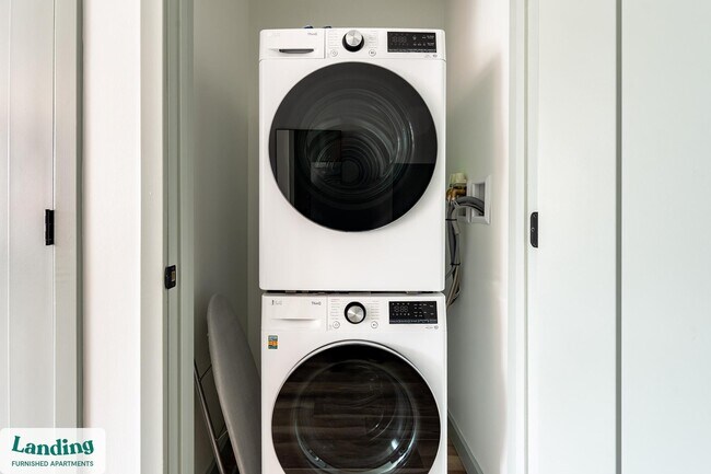 Foto del edificio - 39 Railroad Ave