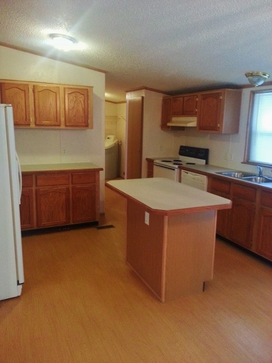 Foto del edificio - 200 N Field Rd