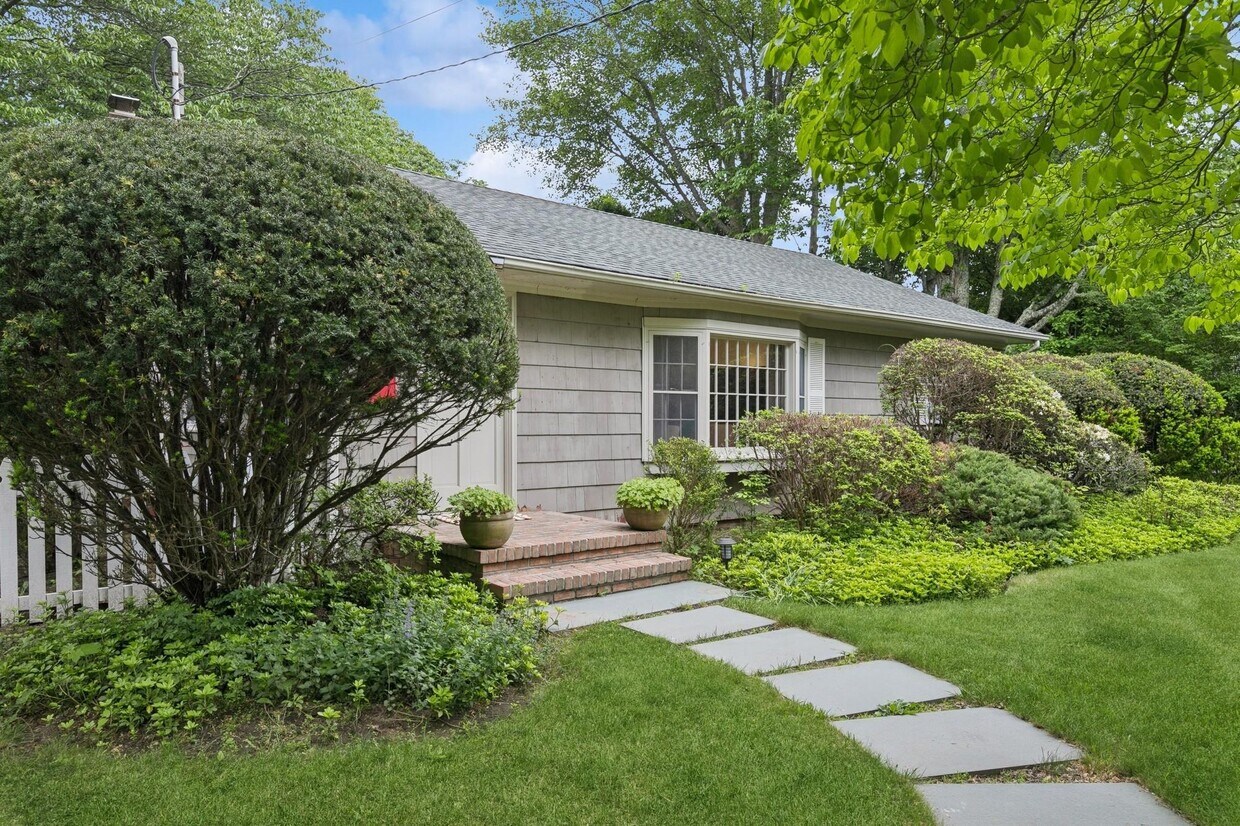 Foto principal - 14 Cooper Ln