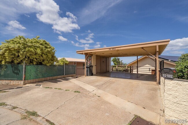 Foto del edificio - 3 Bedroom 3 Bathroom pet negotiable SFH in...