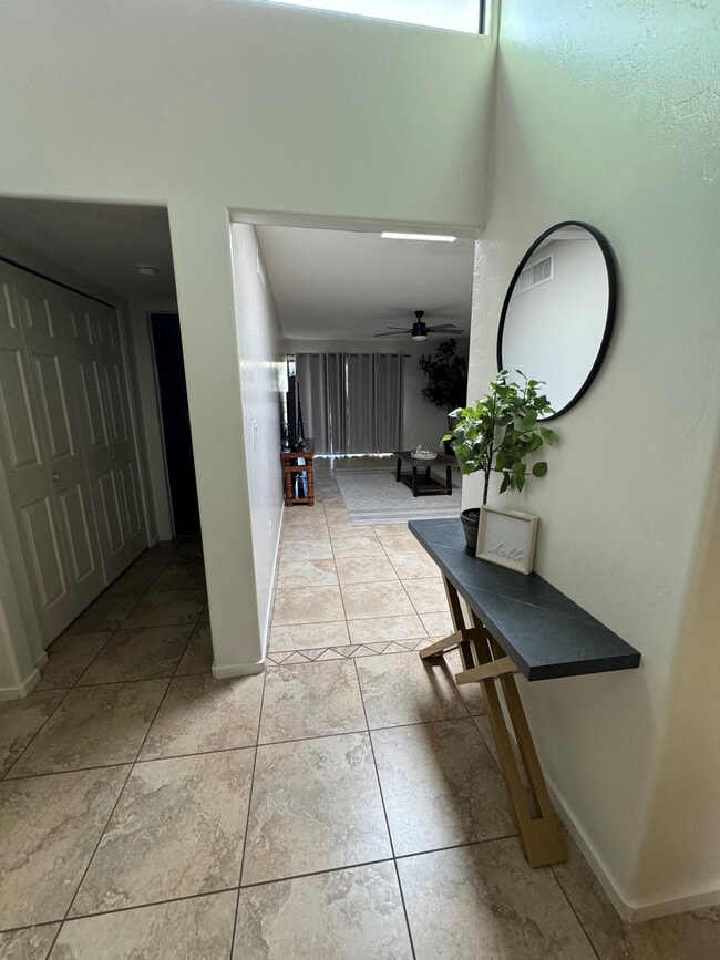 Building Photo - 650 E Camino Alteza
