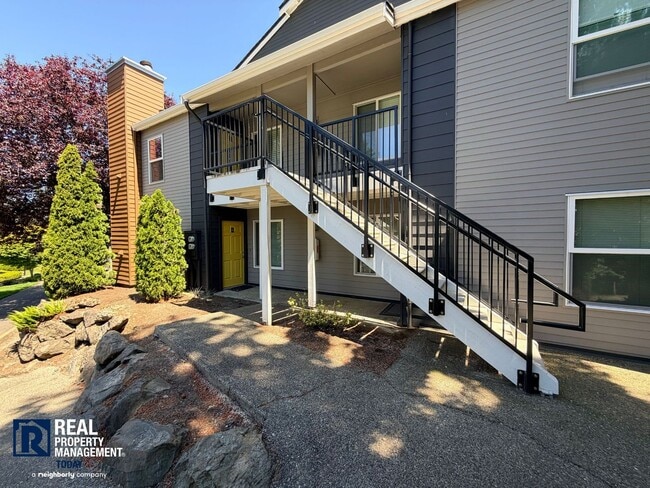 Building Photo - Charming 2-Bedroom Condo in Kent – Ground Floor Living with Modern Upgrades!