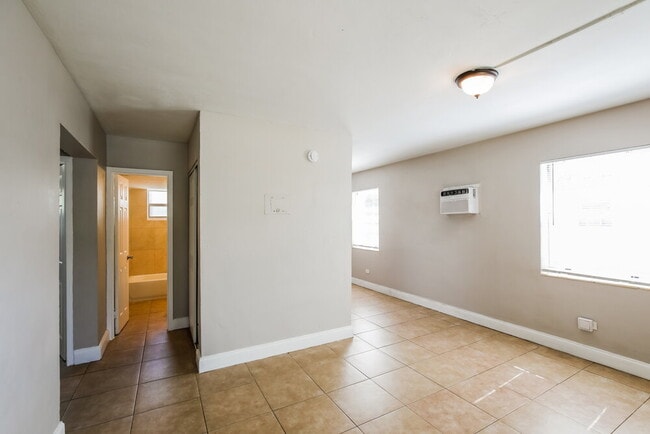 Foto del edificio - 2814 NW 6th St