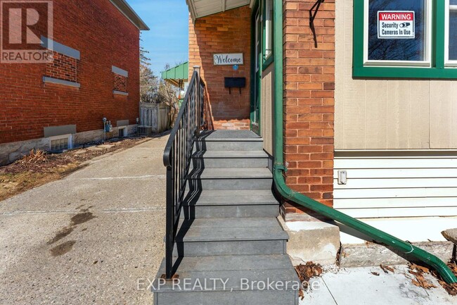 Building Photo - 24 Onward Ave