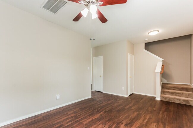 Foto del edificio - 1671 Nichole Woods Dr