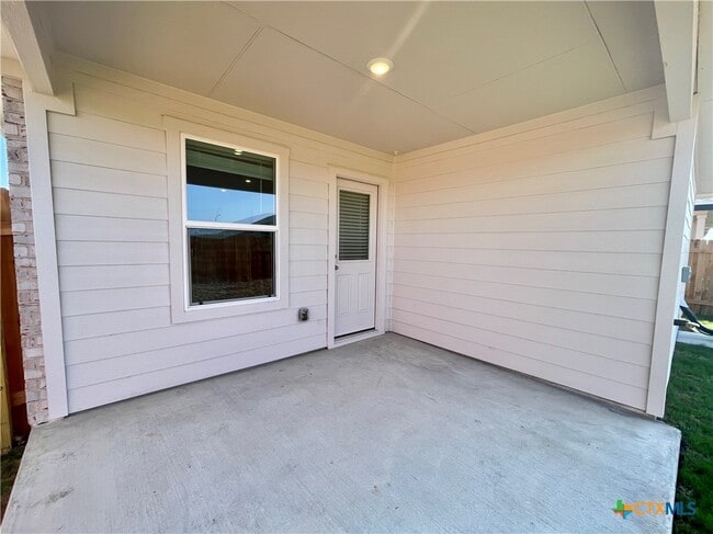 Foto del edificio - 245 New Albany Ln