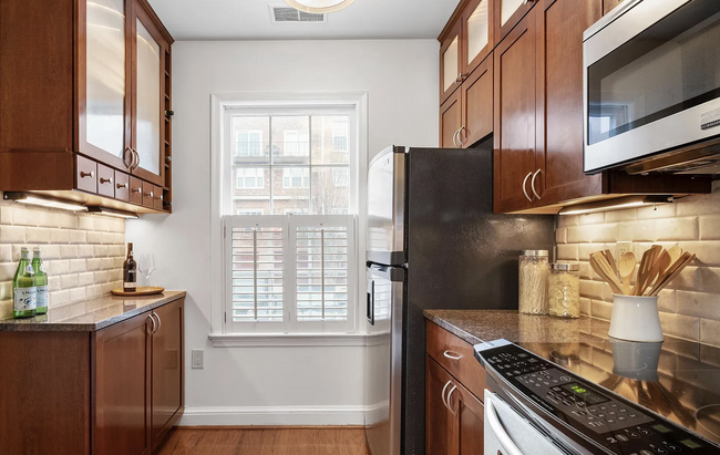 Kitchen - 1636 Beekman Pl NW