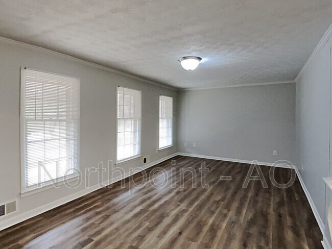 Building Photo - 761 Verde Dr