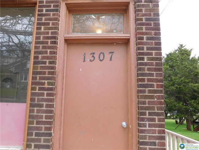 Foto del edificio - 1307 E 4th St