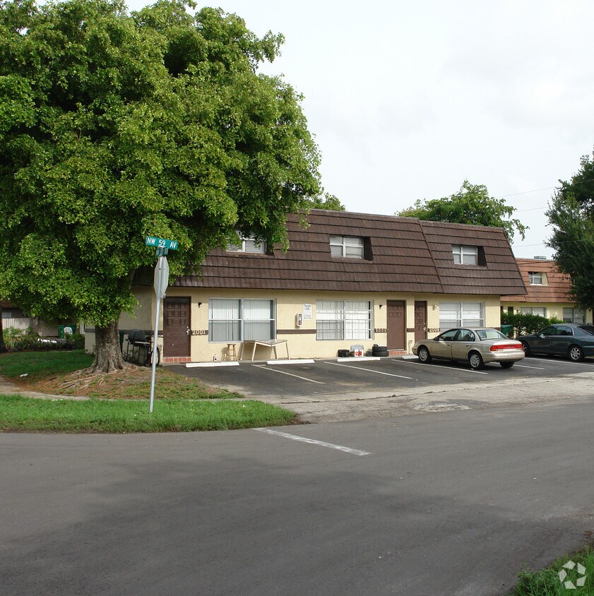 Primary Photo - 2001 NW 59th Ave