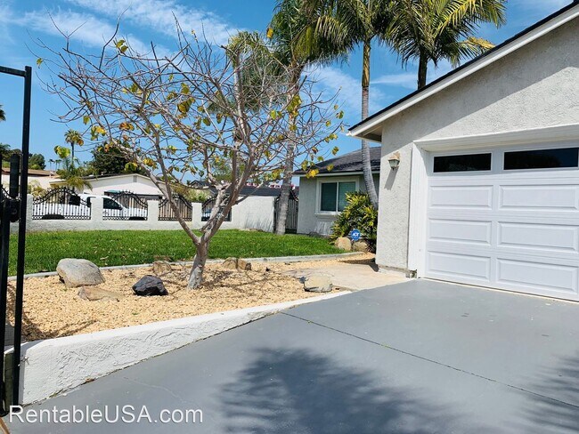 Building Photo - 4 br, 2 bath House - 5180 E. Parker St