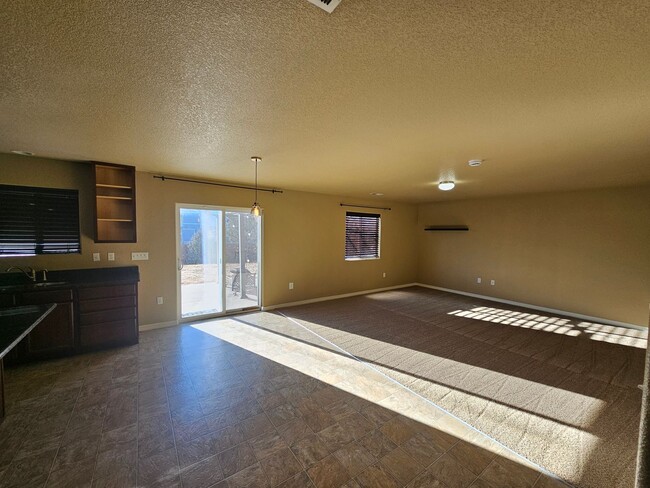 Foto del edificio - 3 Bed 3 bath house in Spring Creek!