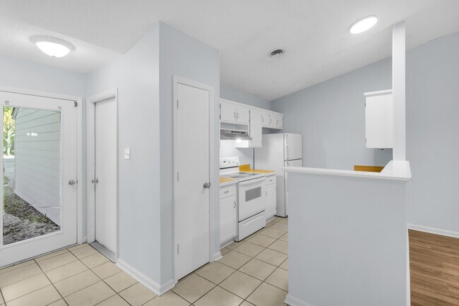 Foto del edificio - 1611 RaceTrack Rd