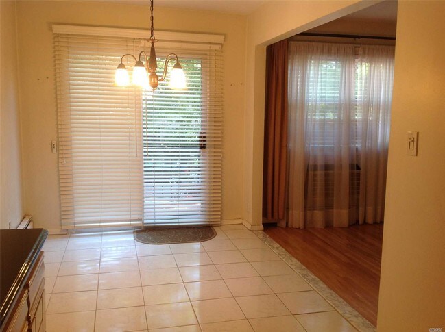 Building Photo - 81-16 25th Ave