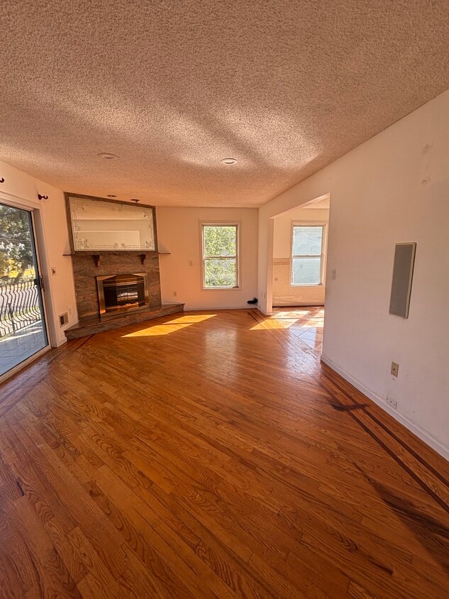 Foto principal - 1214 Robert St
