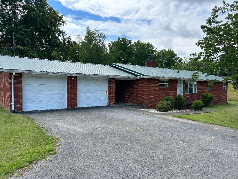 Building Photo - 139 Londonderry Rd
