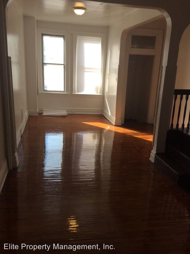 Building Photo - 4 br, 1 bath House - 35 Columbia Ave.