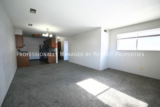 Building Photo - 3280 Raven Oaks Dr