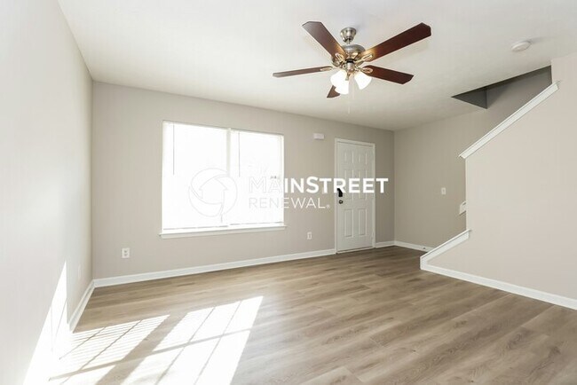Foto del edificio - 2 Bedroom Pet-Friendly Home in La Vergne, TN with Main Street Renewal