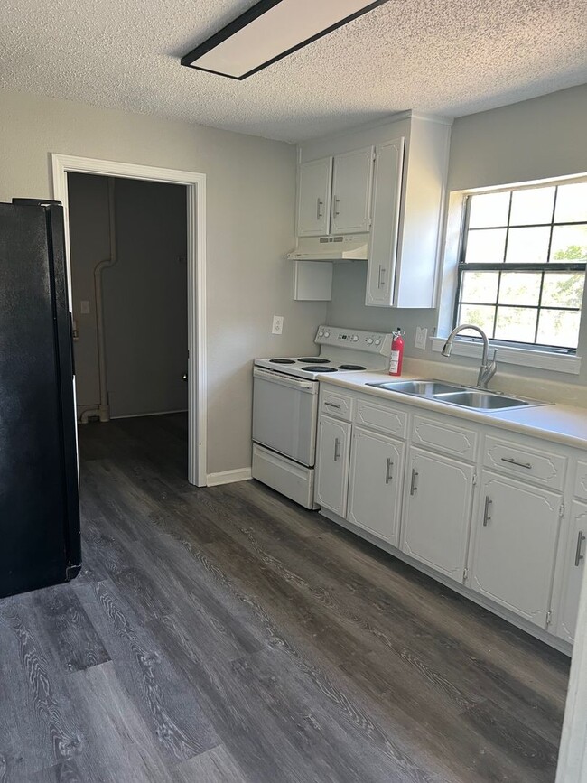 Foto del edificio - MOVE IN SPECIAL: Waived $350 Cleaning Fee!...